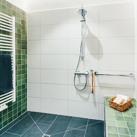 Lively Weisse Dame 그로나우