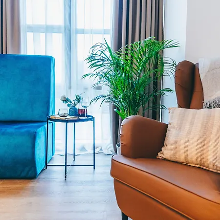 Lively Weisse Dame Aparthotel