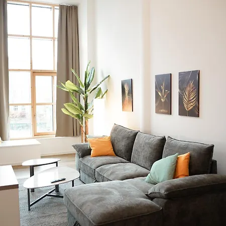 Lively Weisse Dame 3* 그로나우