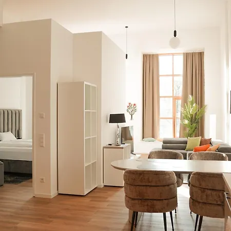Lively Weisse Dame Aparthotel