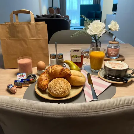 Apart Otel Lively Weisse Dame 3*